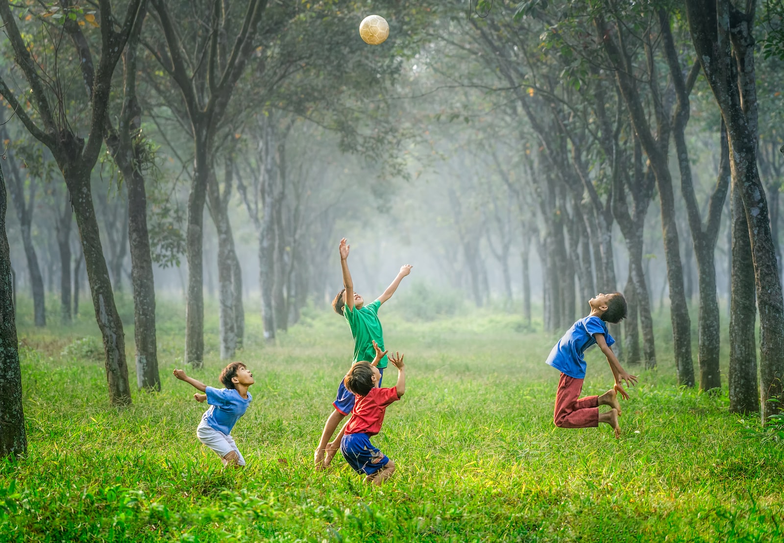 Spielende Kinder